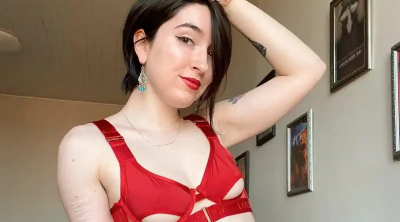 Raven Ivee Wiki, Age, Bio, Biography, Pics, Twitter, Onlyfans, Feet