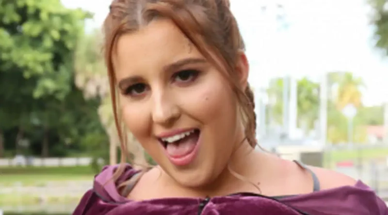 Brooke Munny Wiki, Age, Biography, Bio, Pics, Feet, Onlyfans, Twitter, Face